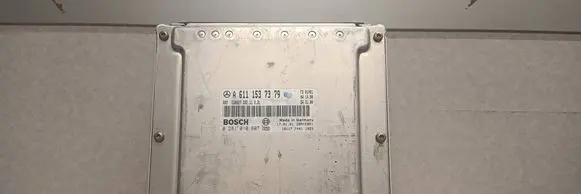 Mercedes-Benz C W203 Engine control unit/module A6111537379 28RTF851 0281010607