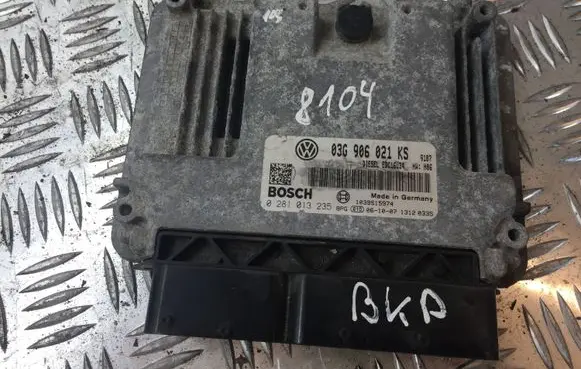 Volkswagen PASSAT B6 Engine control unit/module 03G906021KS 8104