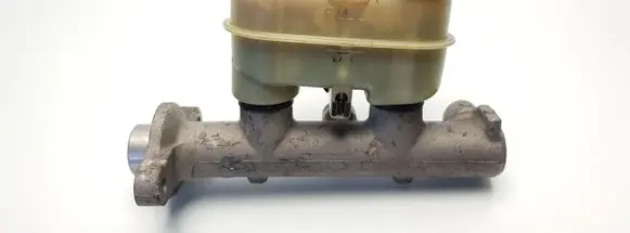 Lincoln Town Car Master brake cylinder