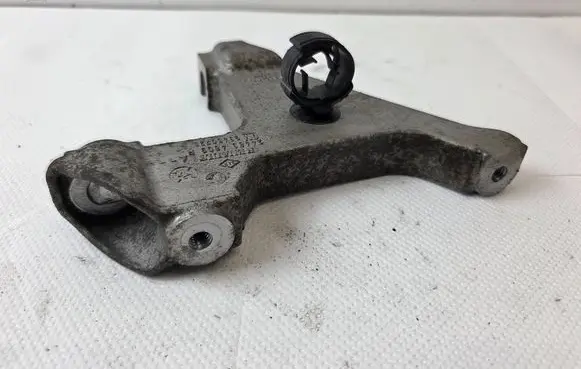 Nissan NV300 Gearbox mounting bracket 244834609R 93450725