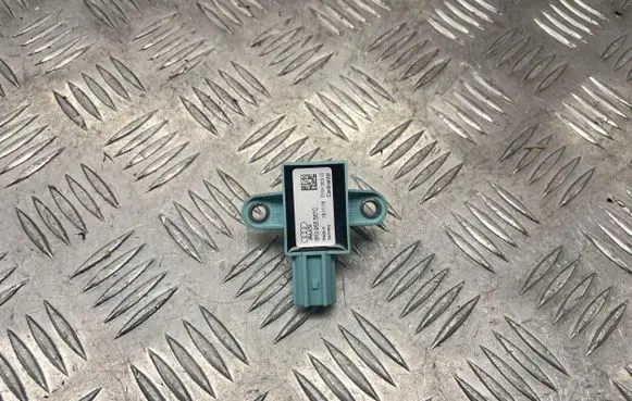 Audi A5 8T 8F Airbag deployment crash/impact sensor 8K0955557C