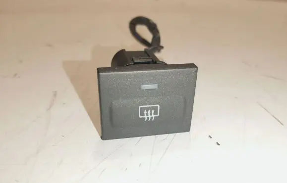 Ford Focus C-MAX Windscreen/window heater switch