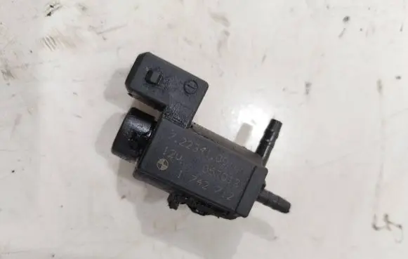 BMW X3 E83 Turbo solenoid valve 1742712 05T012