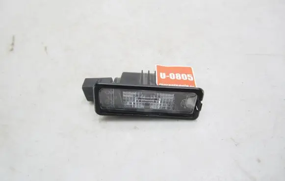 Volkswagen Golf VII Number plate light 1K8943021