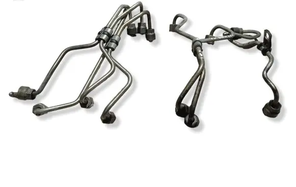 Volvo V70 Fuel injector supply line/pipe 