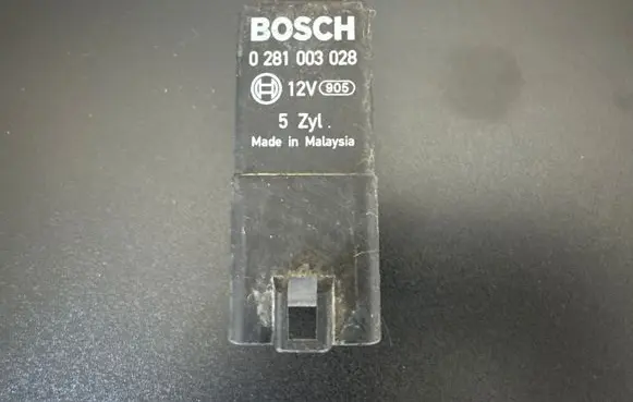 Volkswagen Crafter Glow plug pre-heat relay 0281003028