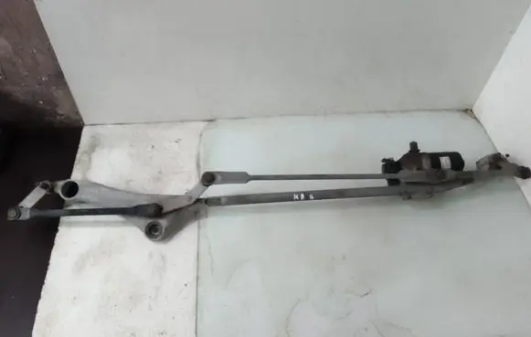 Mercedes-Benz B W245 Front wiper linkage and motor