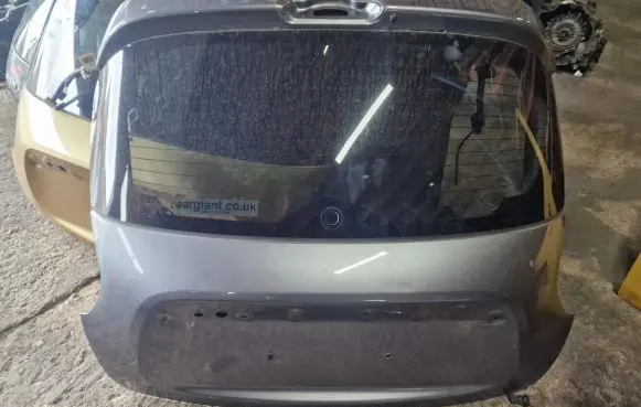 Nissan Juke I F15 Tailgate/trunk/boot lid 