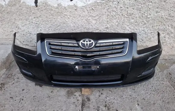 Toyota Avensis T250 Front bumper 