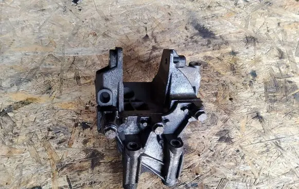 Volkswagen Transporter - Caravelle T5 Engine mounting bracket 070199343B 070199343A