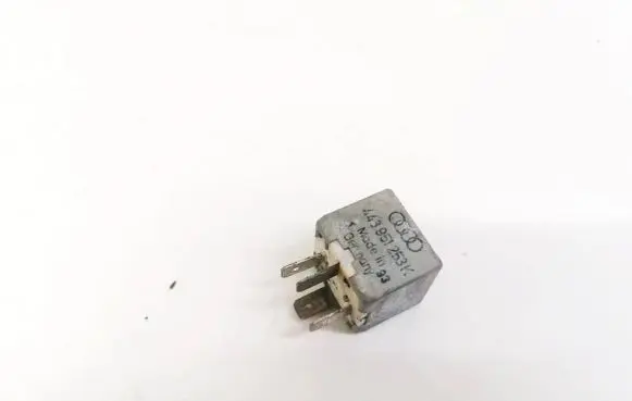 Volkswagen PASSAT B5 Other relay 443951253k