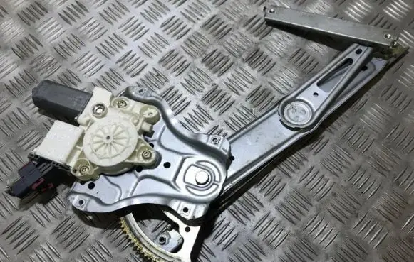Toyota Avensis T250 Sliding door window regulator with motor