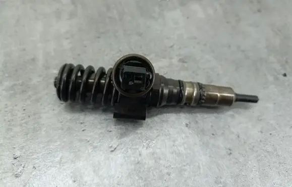 Audi A3 S3 8P Fuel injector 03G130073B
