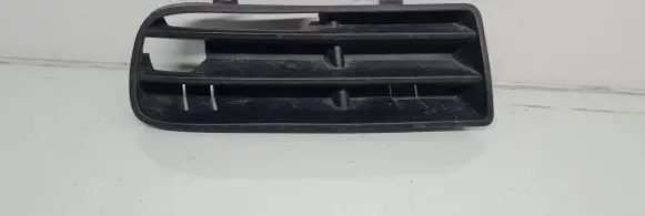 Volkswagen Golf IV Front bumper lower grill 1J0853665B