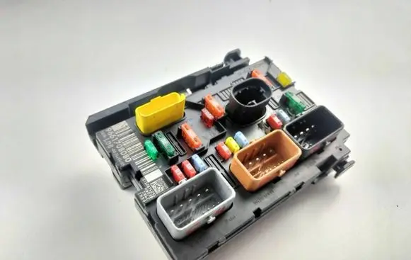 Citroen C4 I Picasso BSM Control unit 9661708080