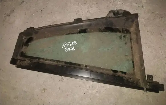 Rear vent window glass