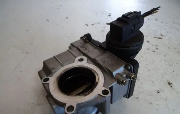 Nissan Micra Throttle valve SERA57602