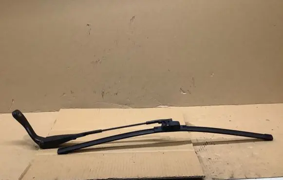 Mercedes-Benz E W211 Front wiper blade arm A2118200344