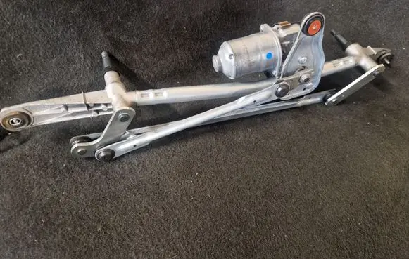 Front wiper linkage and motor