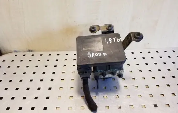 Skoda Octavia Mk1 (1U) ABS Pump 1C0907379L 10096003343 1J0614117G