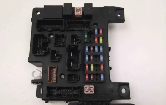 Mitsubishi Outlander Central body control module 8637A318