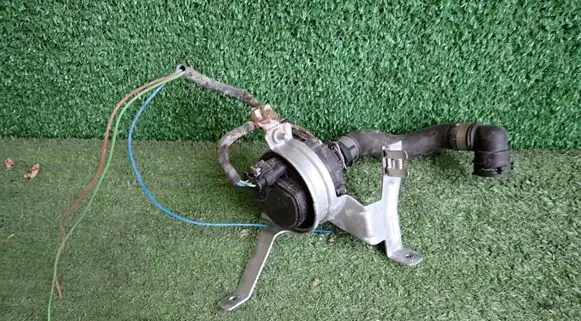 Mercedes-Benz GLA H247 Electric auxiliary coolant/water pump A0005003600