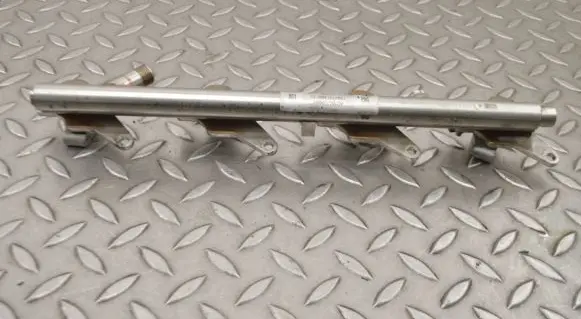 Mercedes-Benz CLS C218 X218 Fuel main line pipe A2780703395