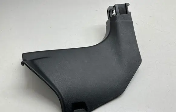 Foot area side trim