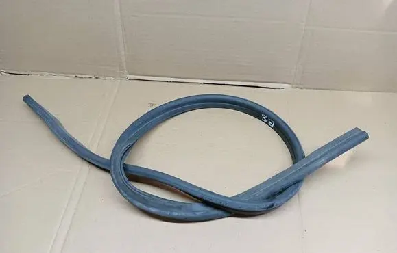 Volkswagen PASSAT B8 Engine compartment rubber 3G0823723