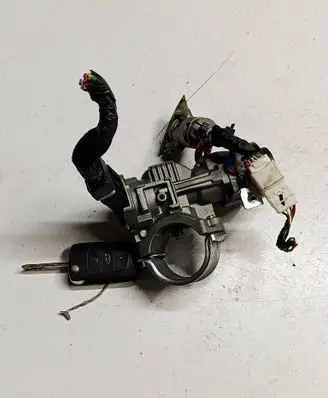 Hyundai i30 Ignition lock A2WF651A84