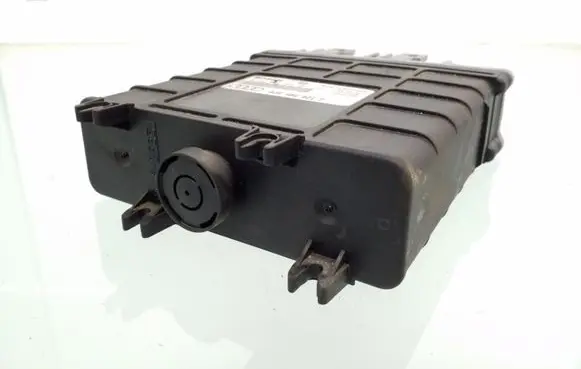 Audi A4 S4 B5 8D Engine control unit/module 028906021F 0281001366