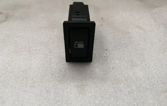 Toyota Avensis T250 Fuel tank opening switch 8484105010 156795