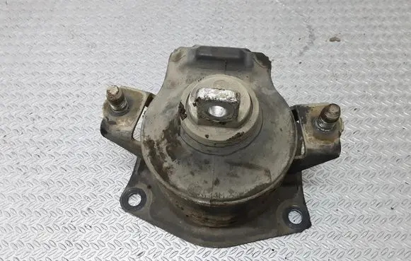 Honda Accord Engine mount bracket