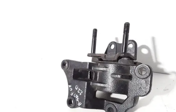 Hyundai Santa Fe Engine mount bracket 218322B200
