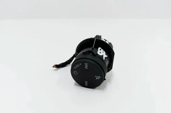 Head unit multimedia control