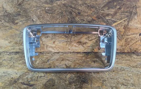 Mercedes-Benz CLA C117 X117 W117 Radio/GPS head unit trim A1766890018