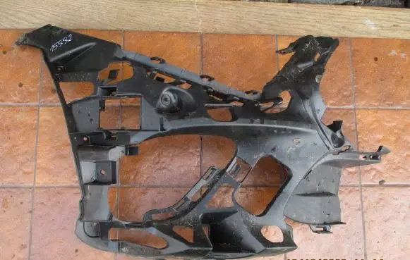 Mercedes-Benz CLS W257 Front bumper mounting bracket A2578851000