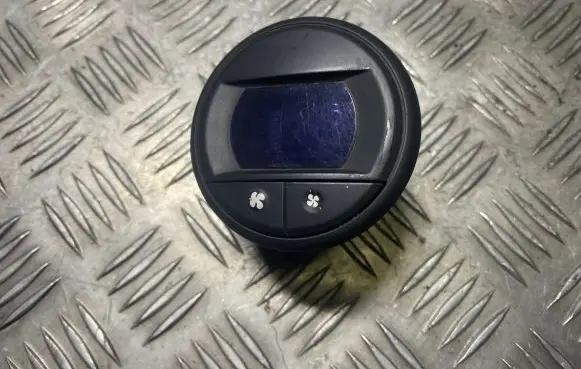 Renault Espace - Grand espace IV Climate control unit 8200028450A 09380399F 0399H223420021