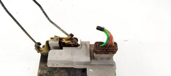 Peugeot 206 Front door lock