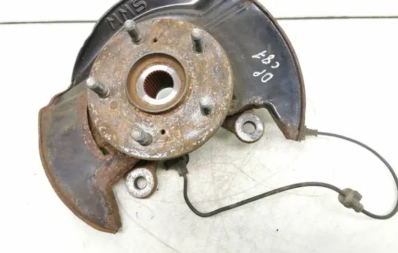 Honda CR-V Front wheel hub spindle knuckle