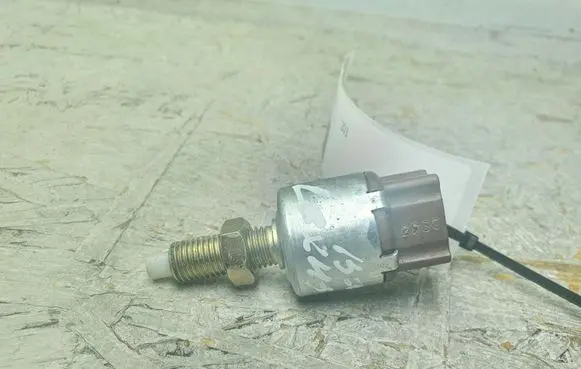 Lexus IS 200-300 Brake pedal sensor switch