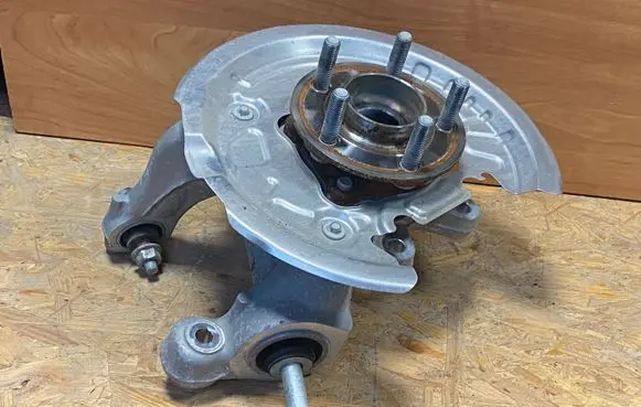 Ford Explorer VI Rear wheel hub LB5C5B759AB