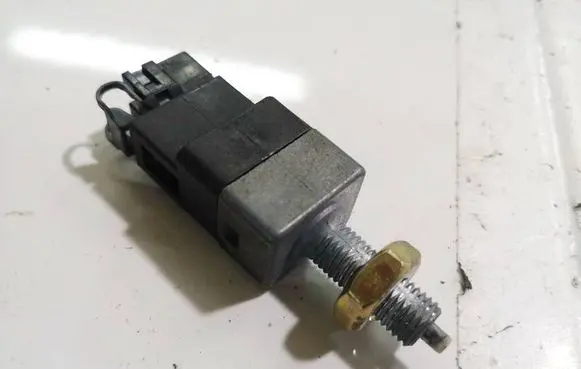 Hyundai Santa Fe Brake pedal sensor switch 9373026500