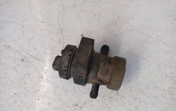 Mercedes-Benz E W210 Vacuum valve 0004701993