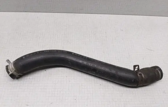 Volkswagen PASSAT B4 Engine coolant pipe/hose 357121101AD