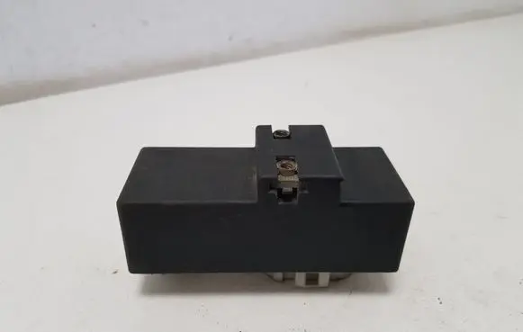 Volkswagen Golf IV Coolant fan relay 1J0919506H 898884000