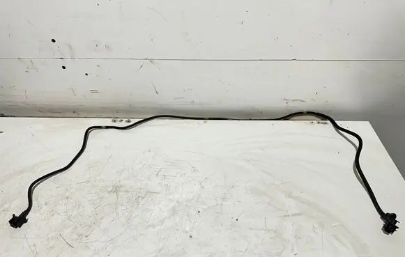 Engine coolant pipe/hose