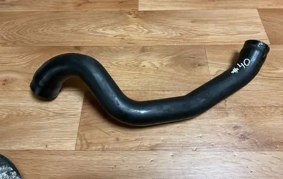 Intercooler hose/pipe