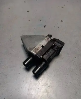 Mercedes-Benz C W202 High voltage ignition coil 0001582485
