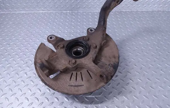 Front wheel hub
